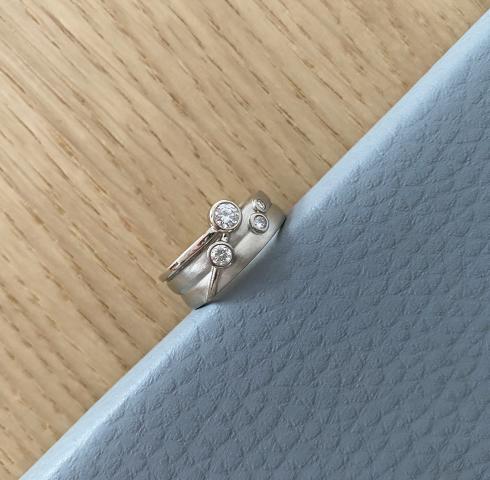 neuer Ring aus geerbtem Schmuck