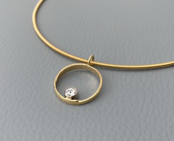 Gelbgoldanhänger mit Spirit Diamond Schmuckumarbeitung schlicht Mein Wunderschmuck
