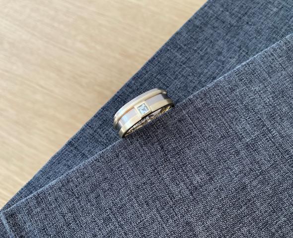 Ring aus einem Ehering mit Aquamarin Ring aus einem Ehering mit Aquamarin